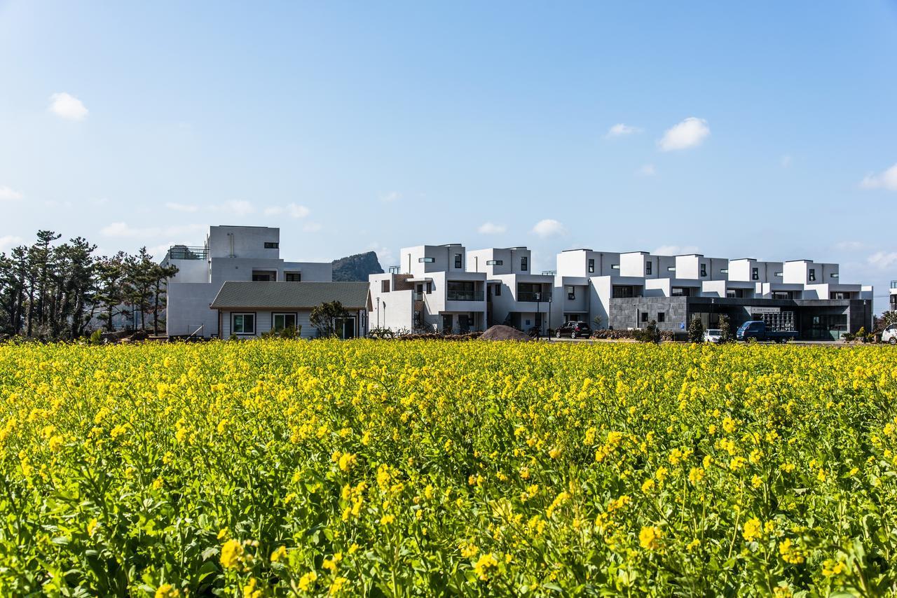 Sanbangsanae Resort Seogwipo Exterior photo